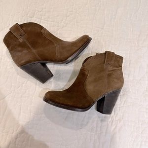 Vince Camute brown booties